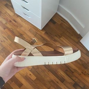 Boutique midform sandals